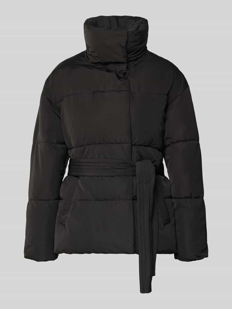 Kurtka pikowana z wiązanym paskiem model ‘Margitta’