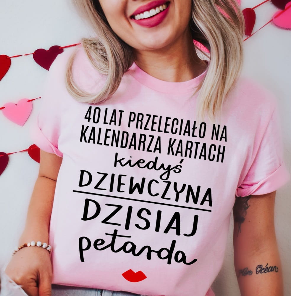 damska koszulka na 40 urodziny 40 lat przeleciało - kolor różowy