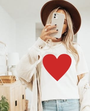 Koszulka z sercem czerwonym sercem