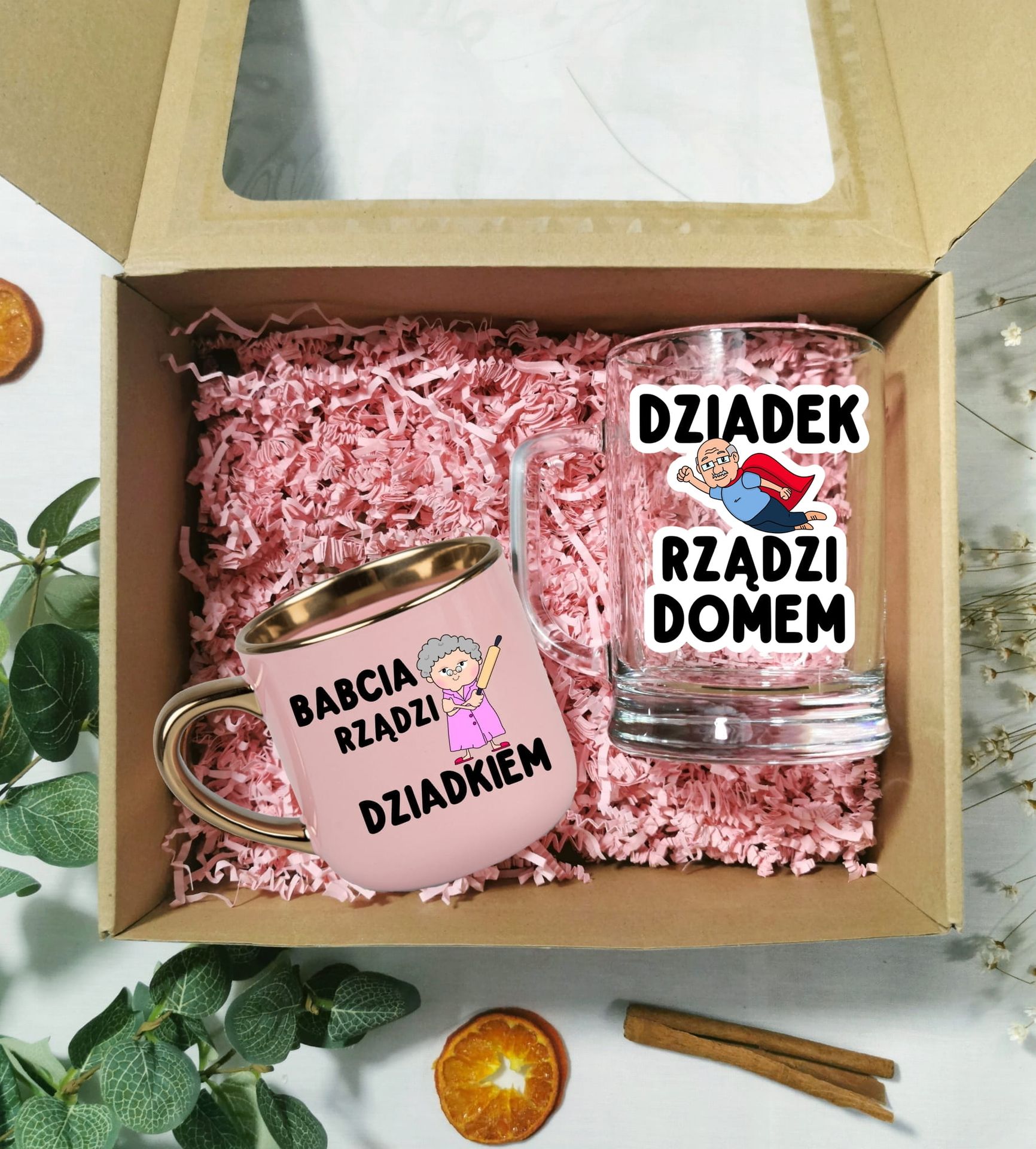 Zestaw prezentowy dla Babci i Dziadka - KUBEK DLA BABCI ORAZ KUFEL DLA DZIADKA