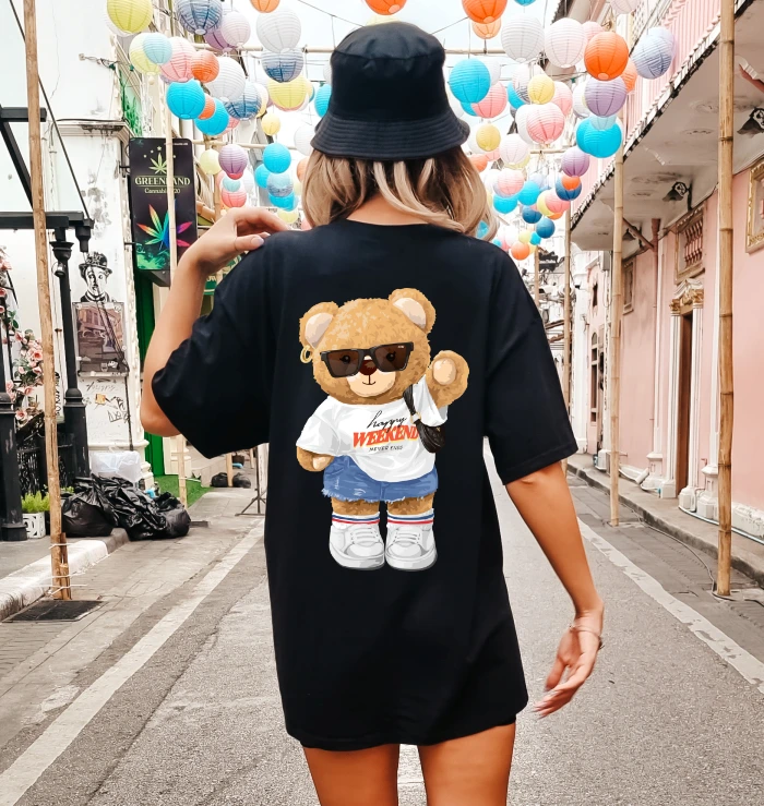 Czarna koszulka OVERSIZE damska z nadrukiem z tyłu - miś