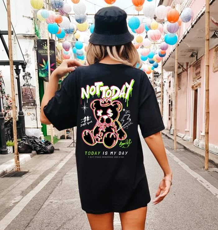 Czarna koszulka OVERSIZE damska z nadrukiem z tyłu - wzór misiek26