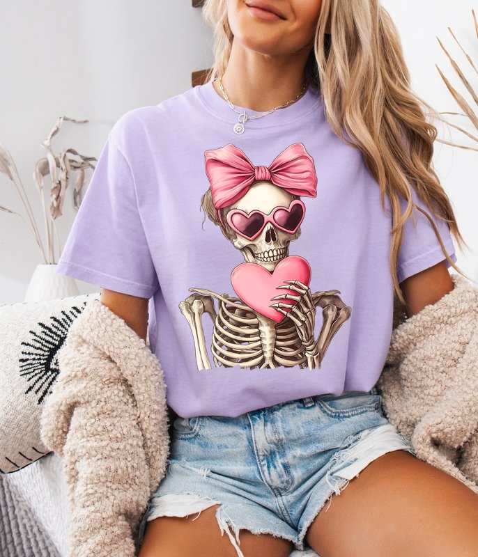 Fiołkowa koszulka z fajnym nadrukiem