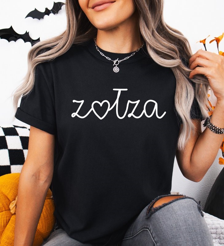 Czarna damska koszulka z napisem zołza z małym serduszkiem w napise zołza