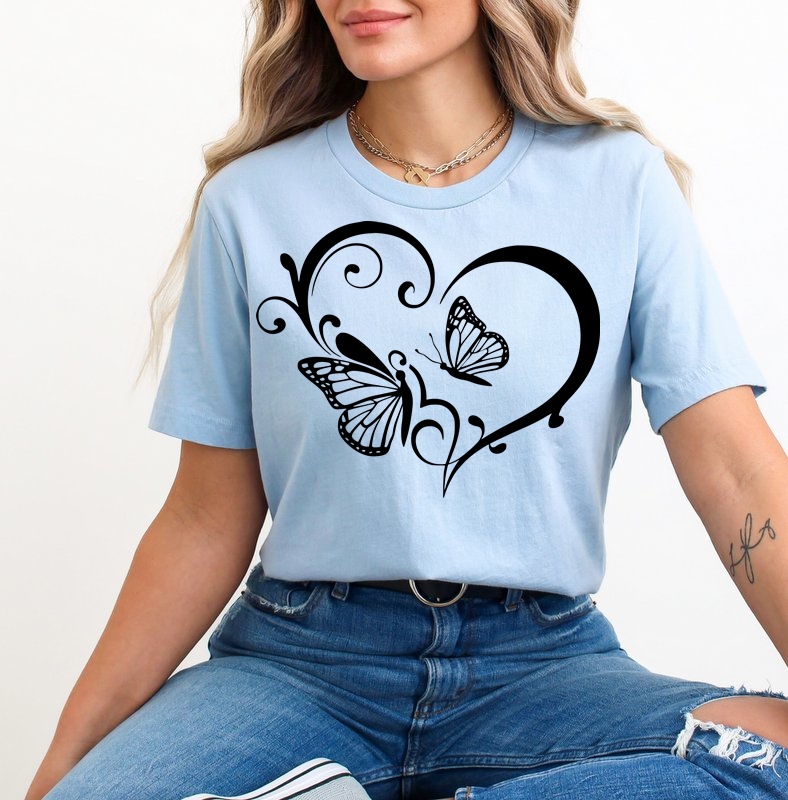 Niebieska koszulka nadrukiem serca z motylami - wzór serce47