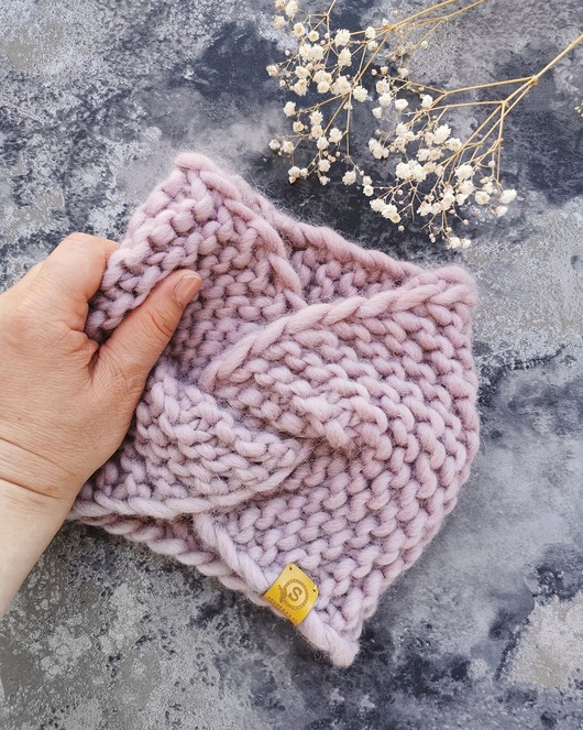 WOOLY wełniana opaska twist pudrowy róż