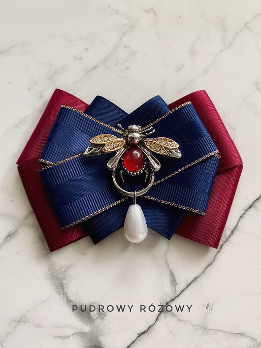 Brosza z cudnym Owadem z perłą i bordowym kamieniem New Jesień