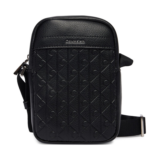 Saszetka Calvin Klein Emblem Aop Emboss Slim Reporter LV04D3228G Czarny