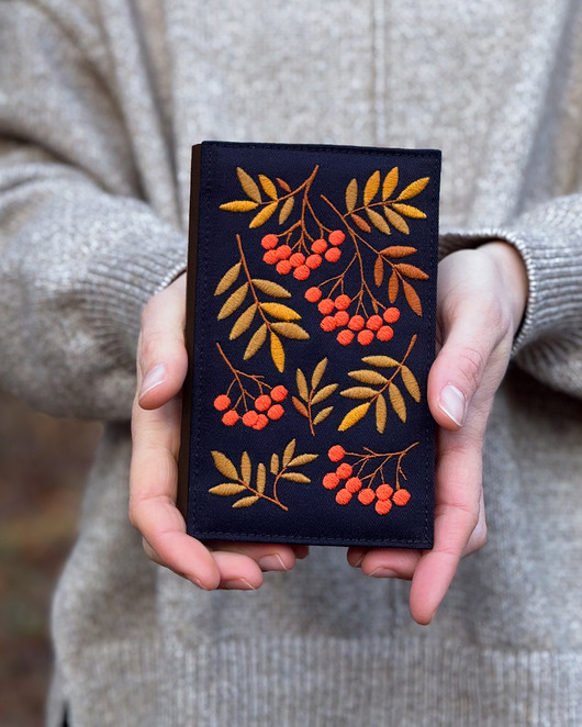 Haftowany portfel - jarzębina