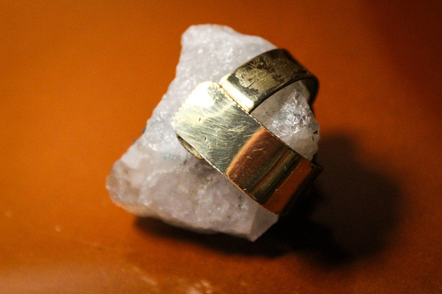 Broszka minimal z Kwarcem białym