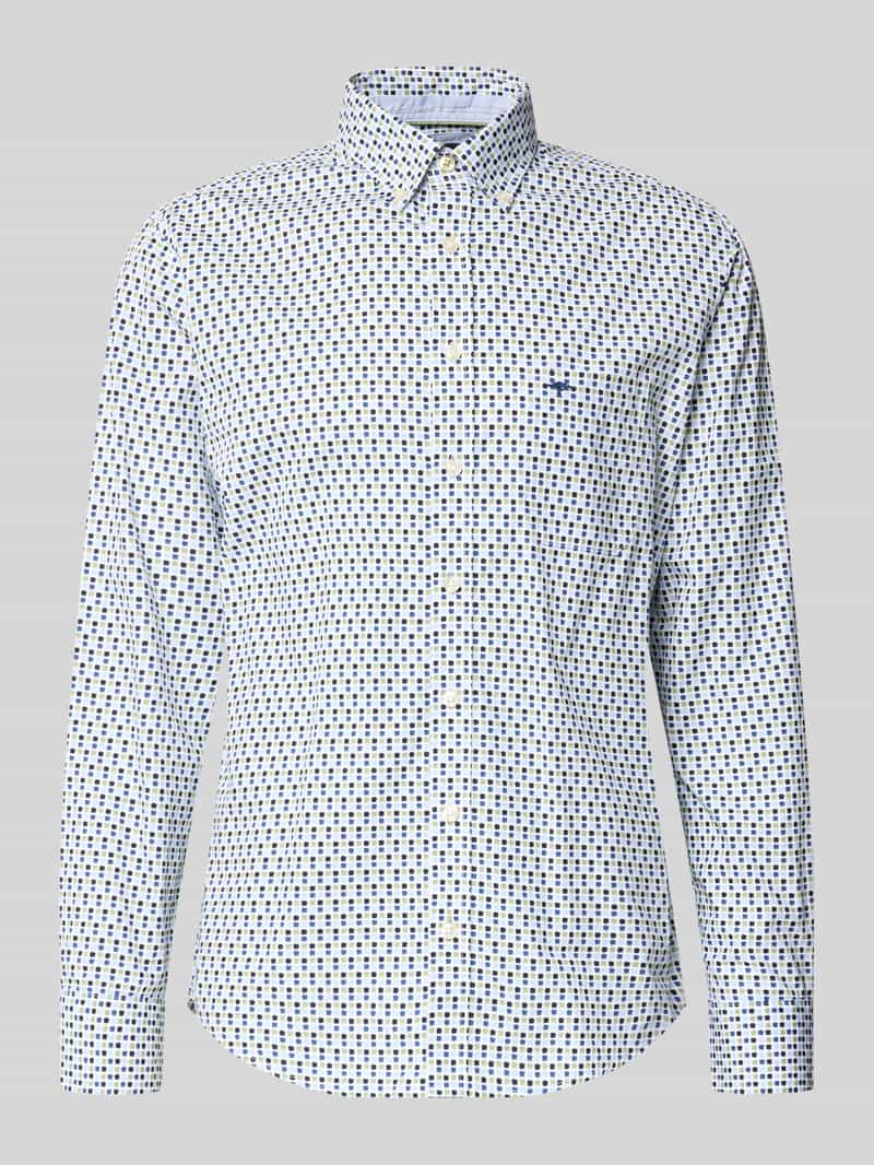 Koszula casualowa o kroju slim fit z wyhaftowanym logo