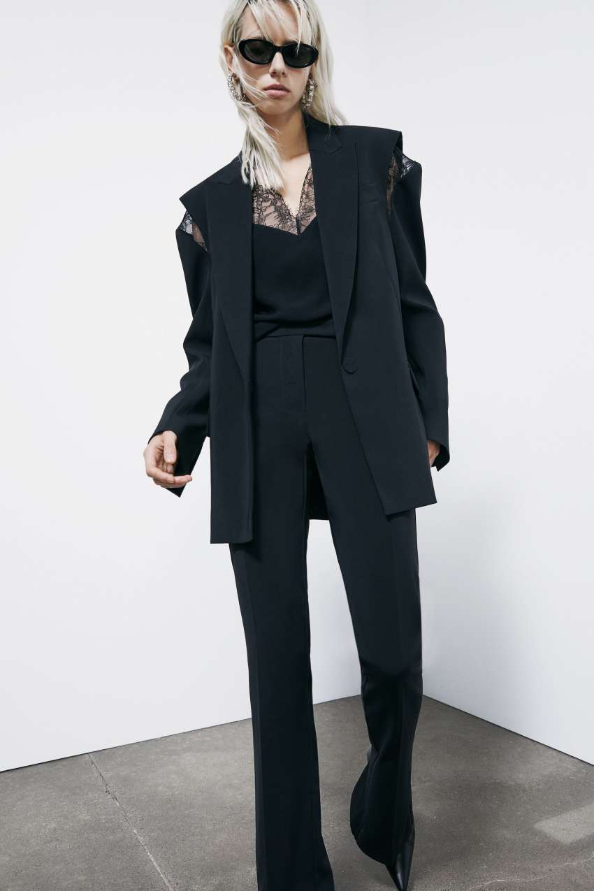 Toz koronkowymi detalami