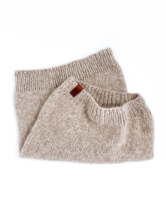 Cienki beżowy szalik typu komin tuba z wełny alpaki