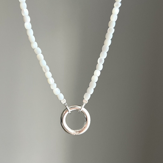 Naszyjnik ZAPIĘCIE KOŁO masa perłowa MUSZLA kamienie naturalne biały
