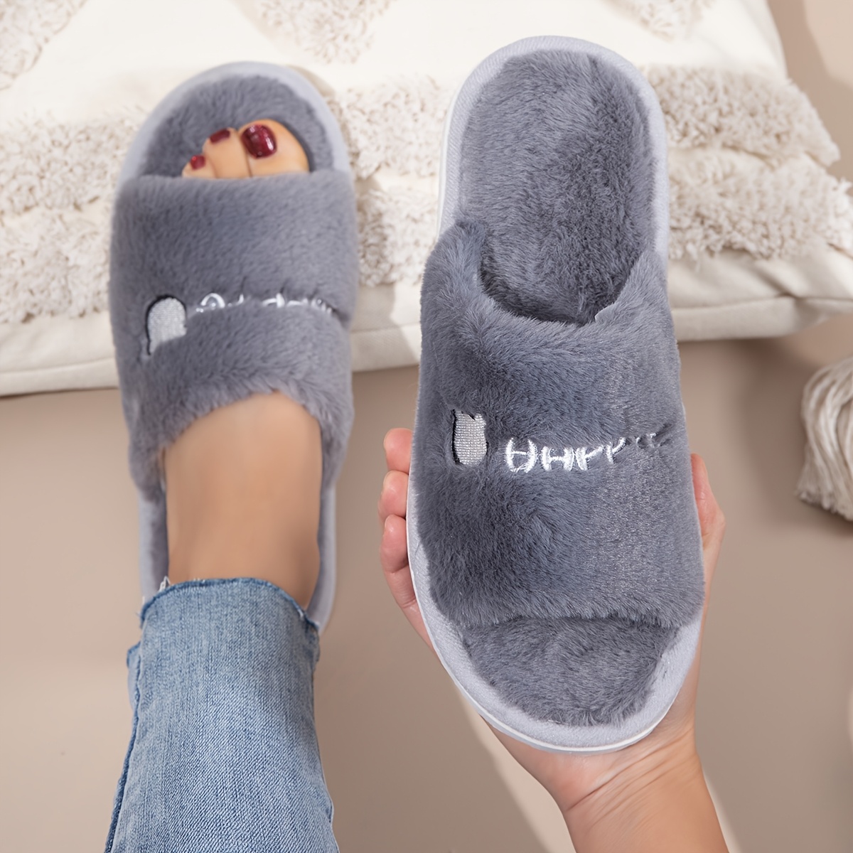 TEMU Kobiece Kapcie z Haftem, Casualowe i Modne, Kapcie z Odkrytymi Palcami na Każdą Porę Roku, Ciepłe i Wygodne, Kapcie z Podeszwą EVA