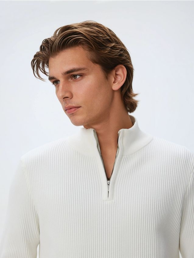 Reserved - Sweter z rozpinaną stójką - biały