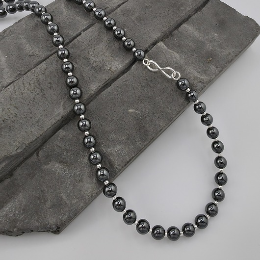 Srebrny naszyjnik z hematytem Nieskończoność