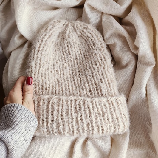 Beżowa czapka wełniana z wiskozą alpaką i wełną merino