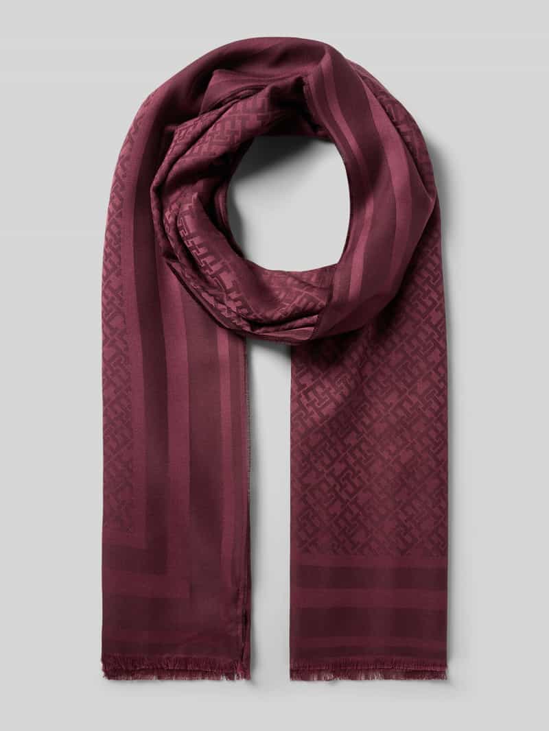 Szal ze wzorem z logo