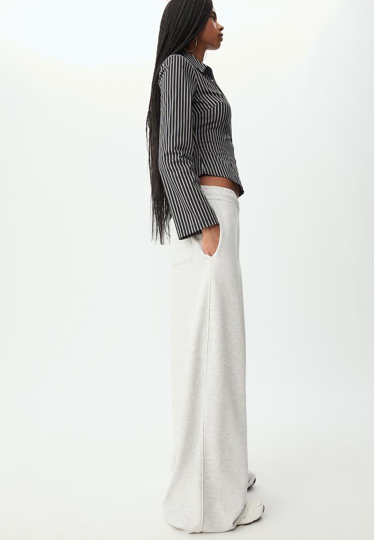 Stradivarius Spodnie dresowe wide leg z lamówką Popielaty M