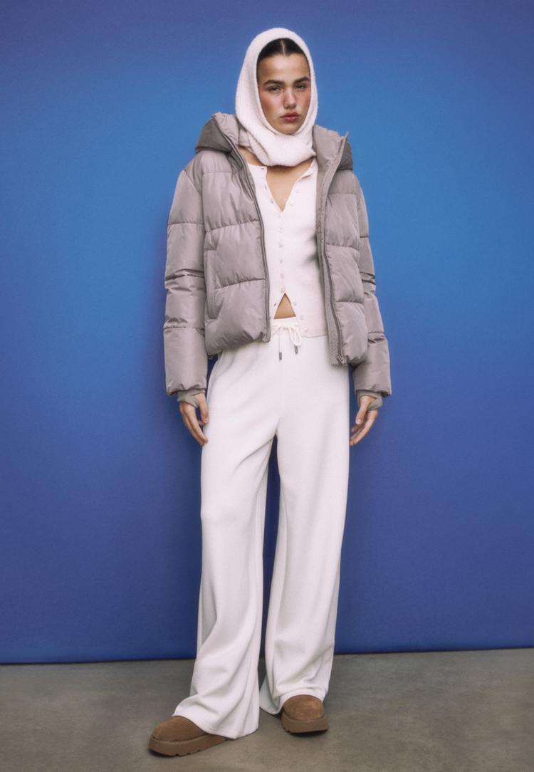 Stradivarius Podstawowa pikowana kurtka z kapturem Brązowy S