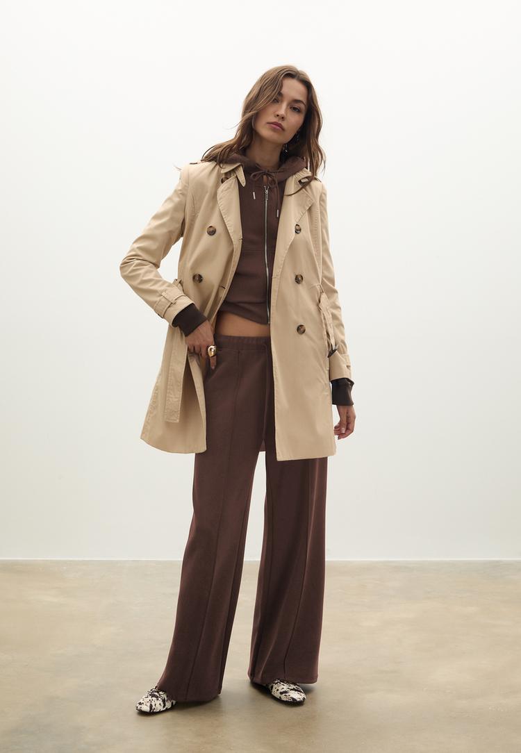 Stradivarius Miękkie w dotyku spodnie jogger z szerokimi nogawkami i przeszyciami Brązowy S