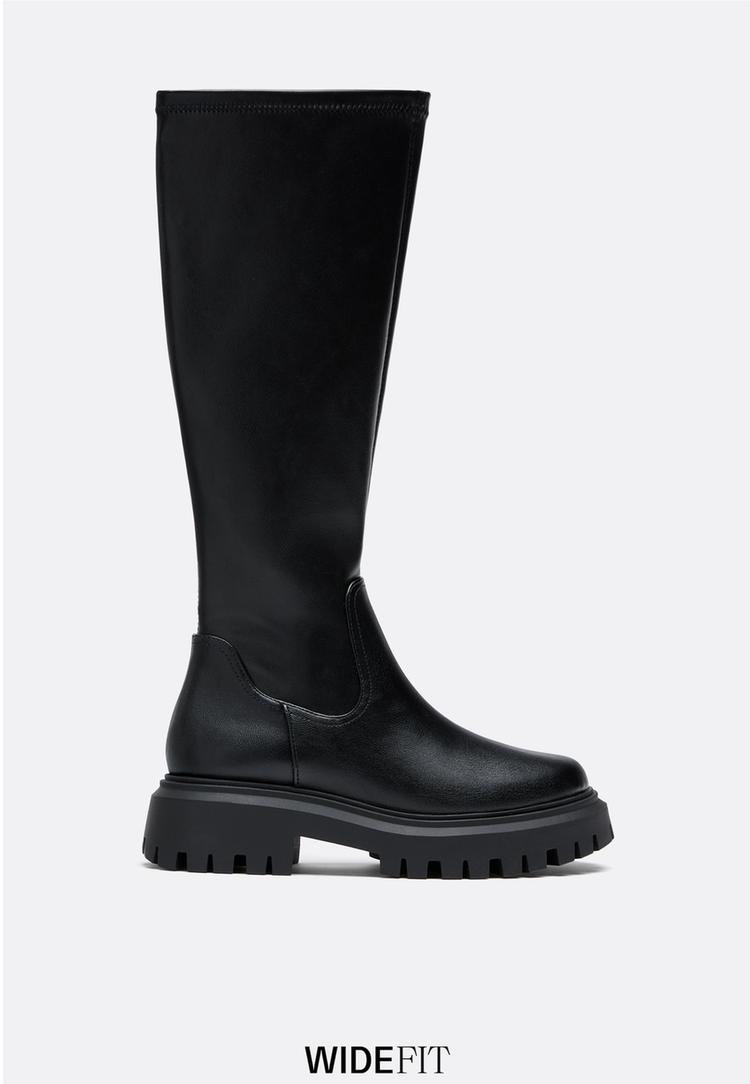 Stradivarius Wysokie płaskie kozaki Czarny 38