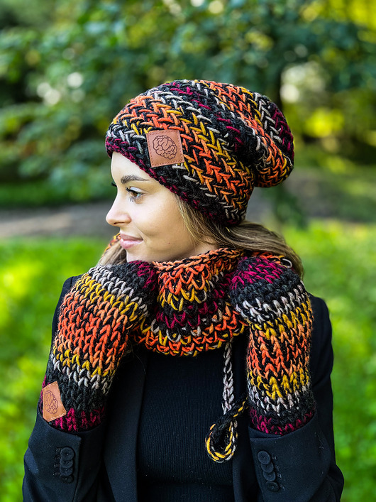 Ciepła czapka MERINO 50% ,,Ciemna jesień EXPLORER
