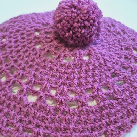 Unikatowy ażurowy beret .