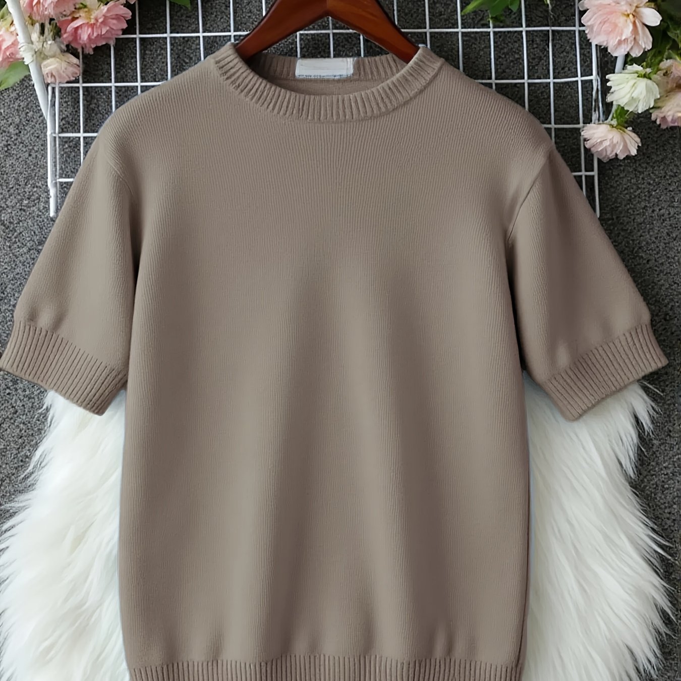 TEMU Sweter Damski z Okrągłym Dekoltem i Krótkim Rękawem w Lawendowe Odcienie - Dopasowany, Casualowy Top z Nadrukiem Kota, 100% Poliester, Możliwość