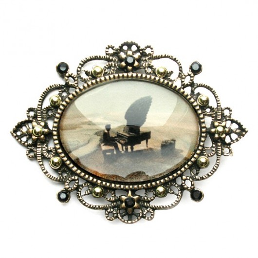 Pianista lux broszka