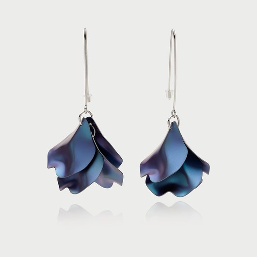 Kolczyki srebrne 925 z tytanem niebieskim - TITANI - płatki kwiatu