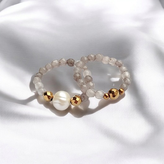 Zestaw pierścionków : agat szary, perła, złoty hematyt