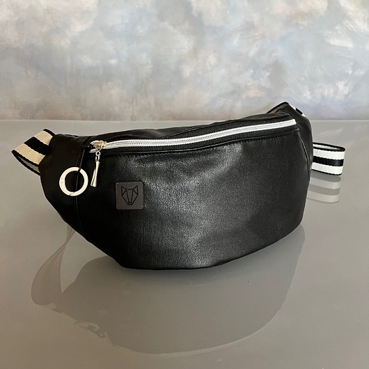 Nerka z czarnej skóry 100% upcykling La Rambla 1