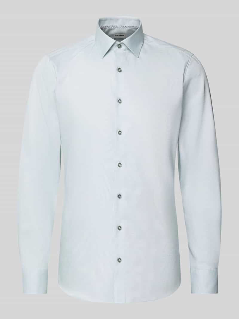 Koszula biznesowa o kroju slim fit z mieszanki bawełny z kołnierzykiem typu kent