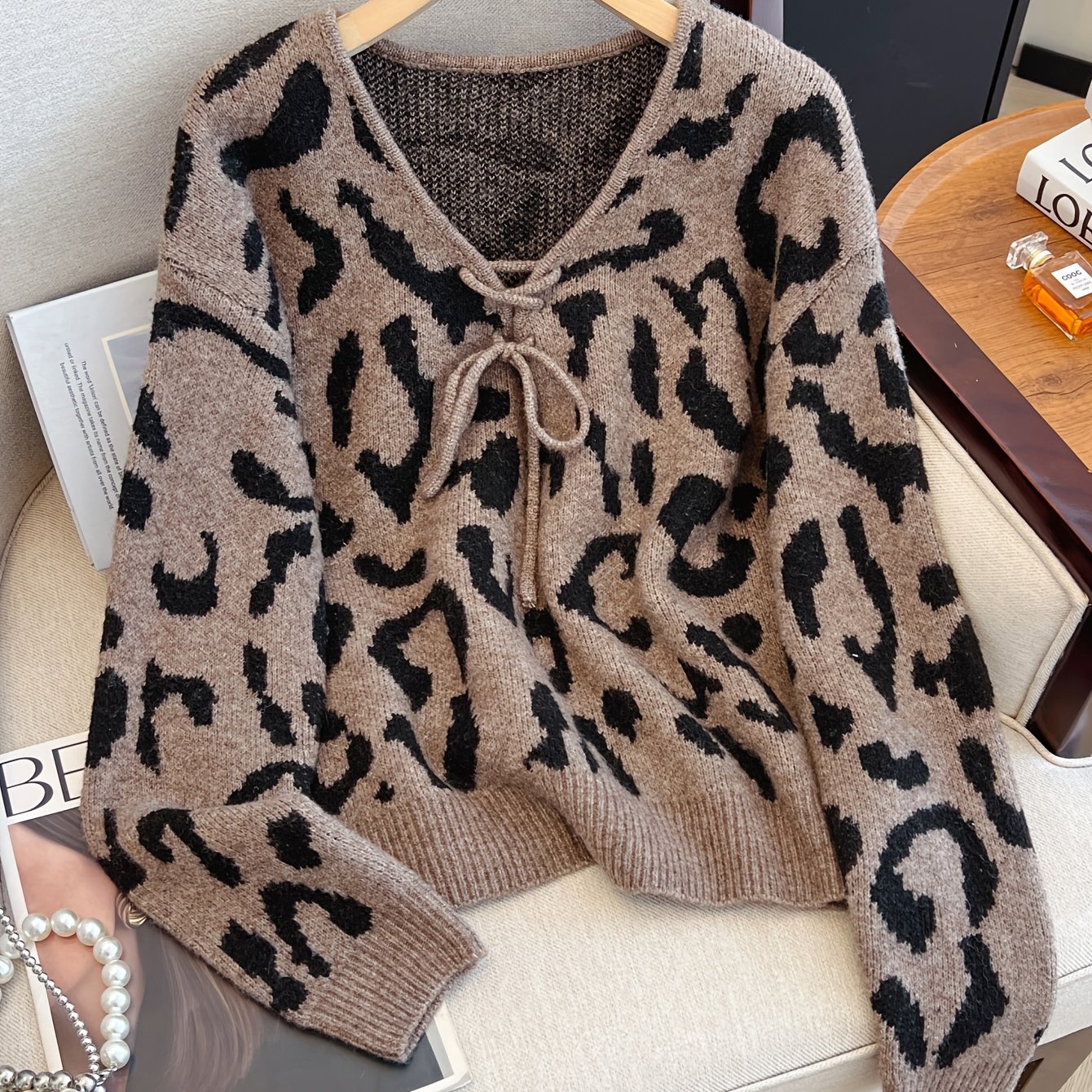 TEMU Sweter Damski Vintage z Wzorem - Luźny Krój, Długi Rękaw, Wiązany Przedni Detal, Brązowo-Czarny Nadruk Zwierzęcy, Średnio Elastyczna Tkanina,