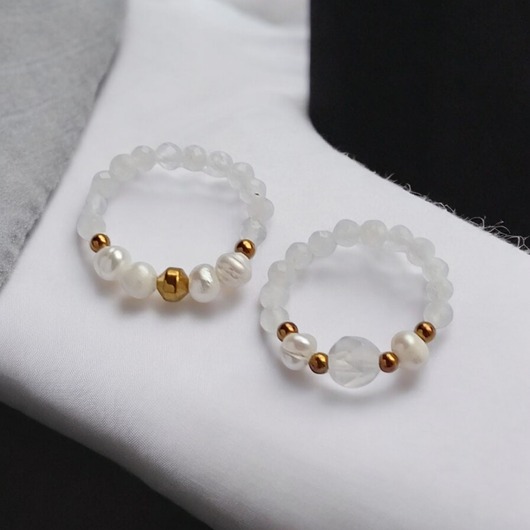 Zestaw pierścionków : kamień księżycowy, perły, agat