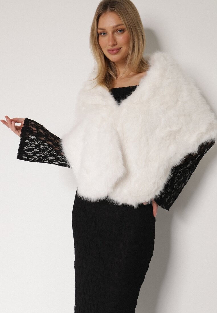 Białe Ponczo Etola z Futerka w Stylu Szala Cahreva