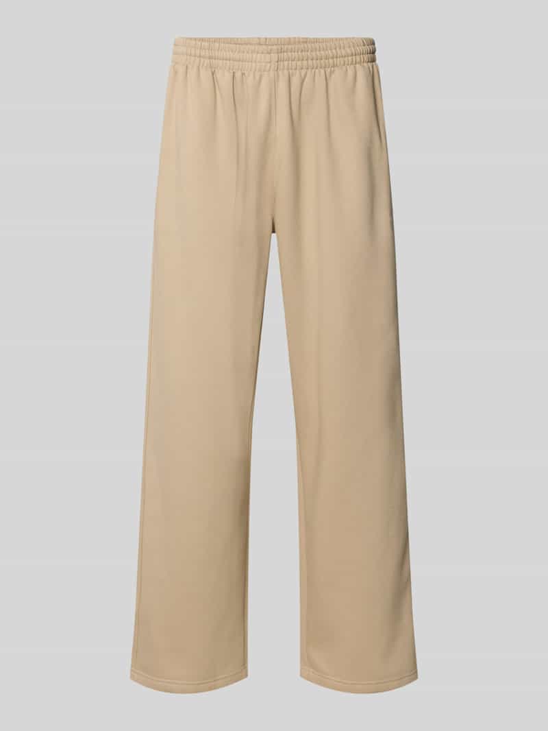 Spodnie dresowe o kroju wide fit z elastycznym pasem