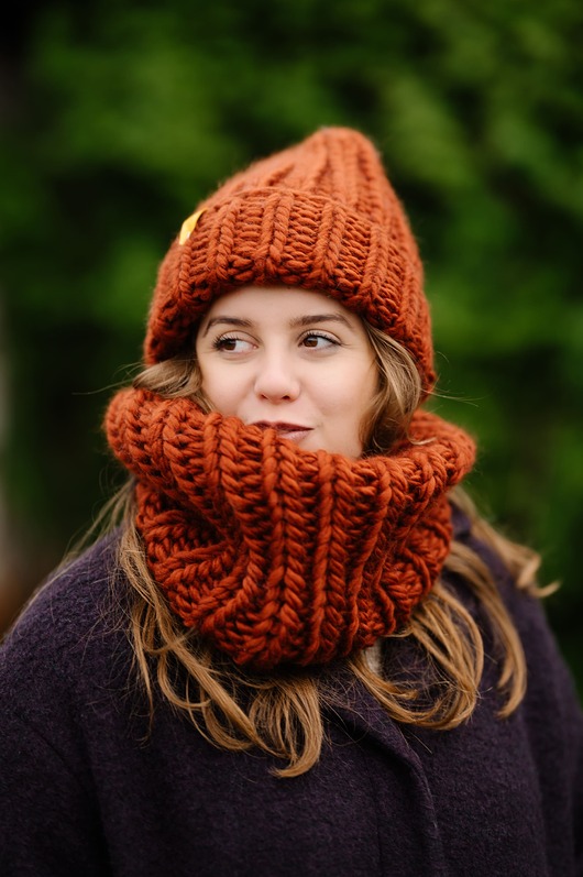 Wełniana czapka i komin- komplet zimowy PERUVIAN WOOLY terakota