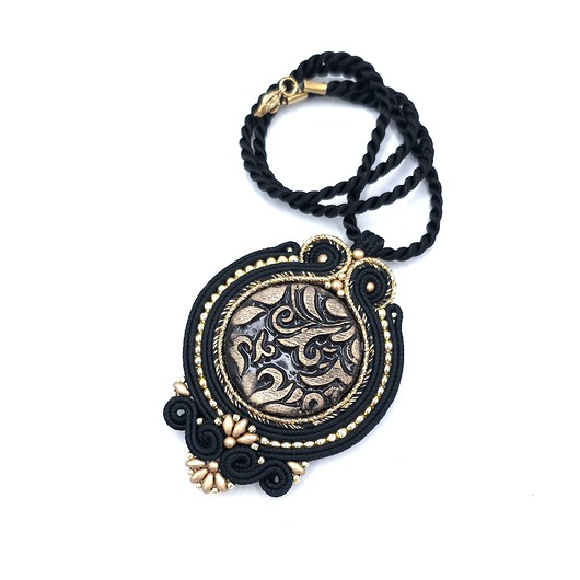 Wisiorek sutasz złoto czarny Aurelia naszyjnik romantyczny elegancki