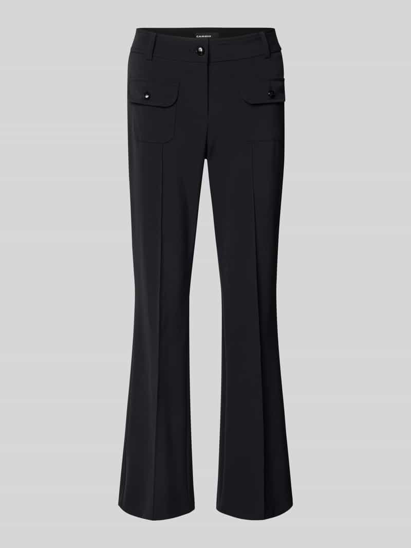 Spodnie materiałowe o rozkloszowany kroju z kieszeniami z patką model ‘Farah’