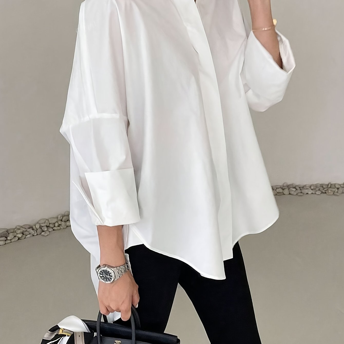 TEMU Ta elegancka koszula damska z długim rękawem charakteryzuje się krótkim przodem i długim tyłem, z klapami i spuszczonymi ramionami. Idealna do