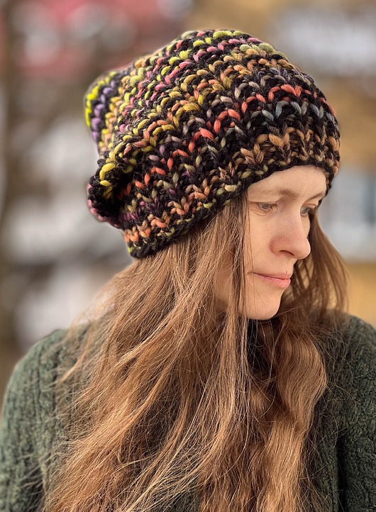 Czapka z merynosa 100% czarny i tęczowy mix