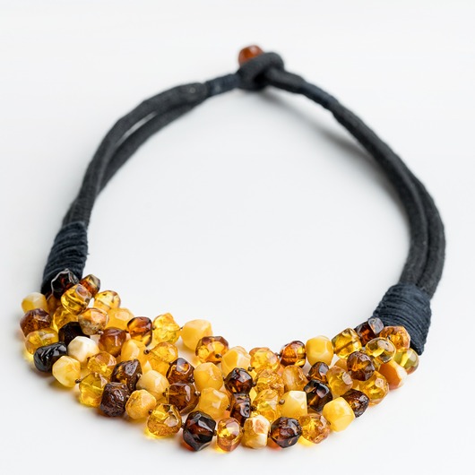 Naszyjnik bursztynowy OBCIOSKI sznurek makrama
