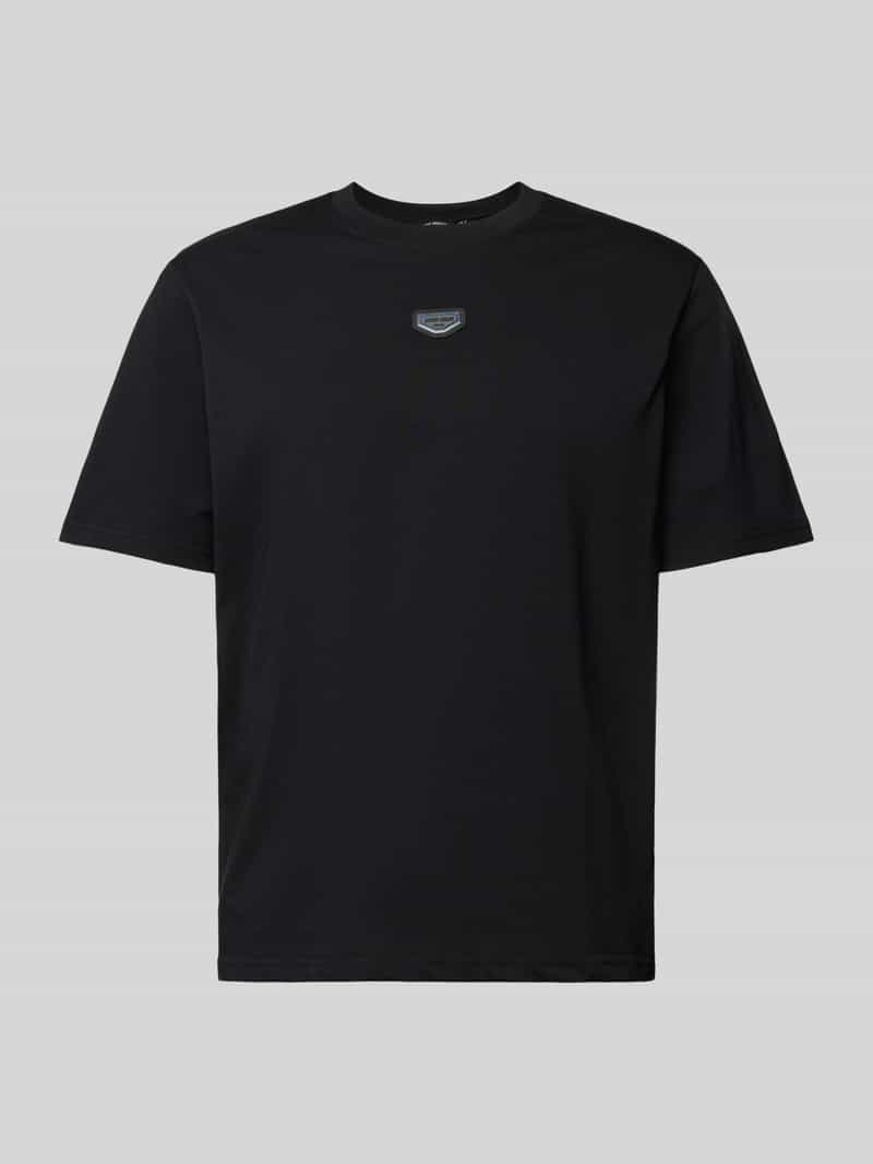 T-shirt z detalem z logo