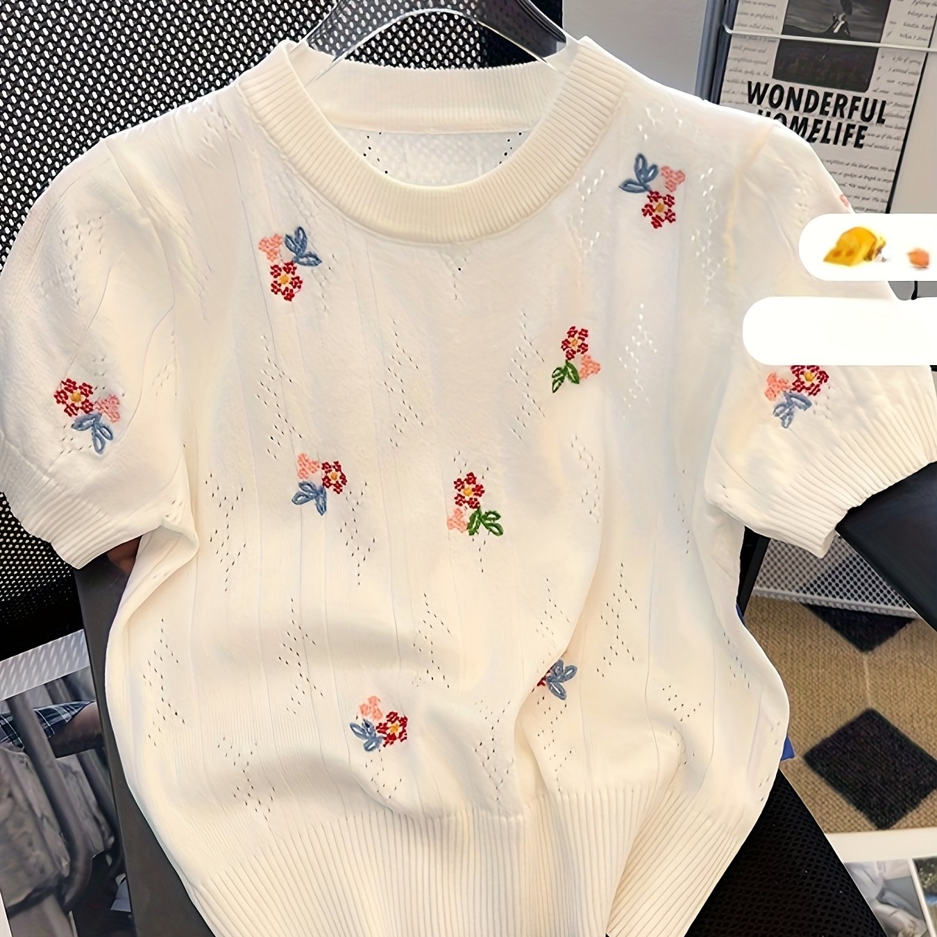 TEMU Bluzka z Krótkim Rękawem dla Kobiet z Haftowanym Kwiatowym Wzorem - Okrągły Dekolt, Elegancka Koszula na i Wiosnę z Żywymi Motywami Kwiatowymi,