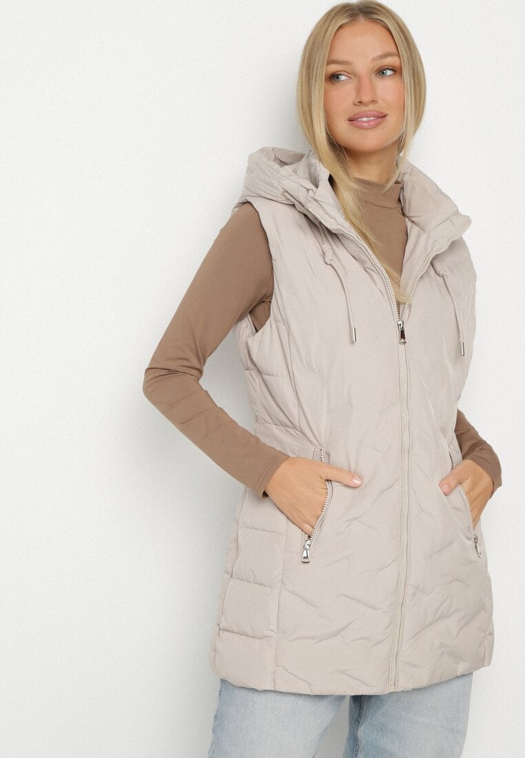 Ciemnobeżowa Przejściowa Kamizelka o Taliowanym Kroju z Kapturem Olendra