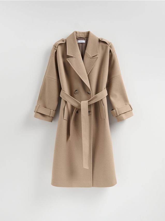 Reserved - Dwurzędowy płaszcz z paskiem - beżowy