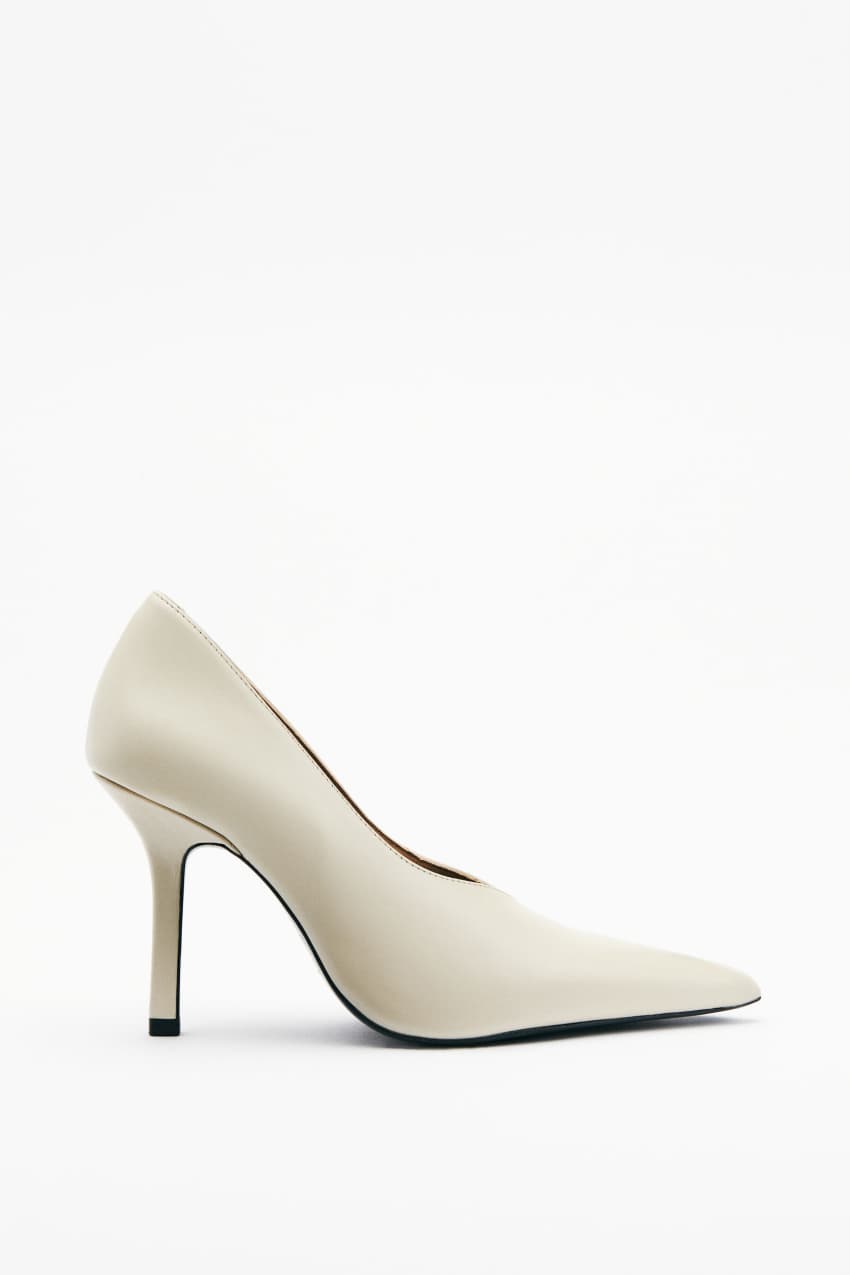 Slingback z lśniącej skóry